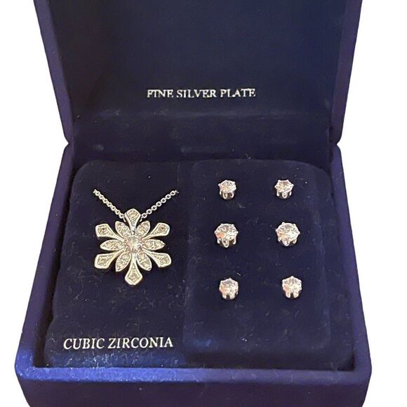 Silver Plate Cubic Zirconia Snow flake Necklace and Stud Earring Set - Picture 1 of 2